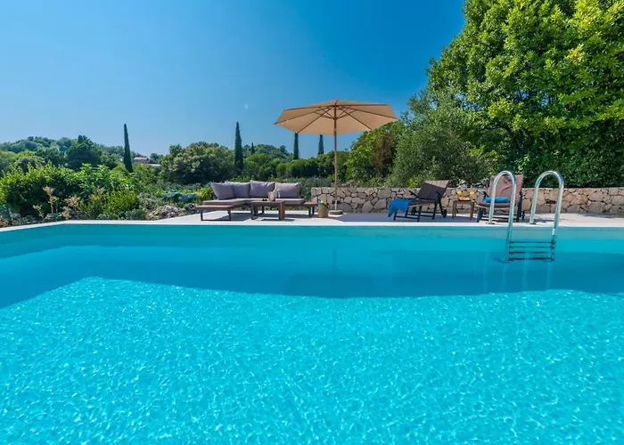 Rougemarin Heritage House With Private Pool *