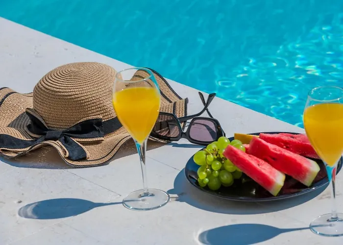 Rougemarin Heritage House With Private Pool Villa