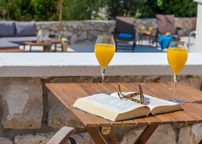 Rougemarin Heritage House With Private Pool Villa *