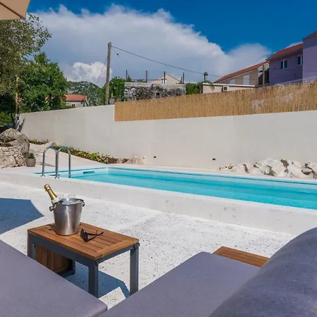 Rougemarin Heritage House With Private Pool *