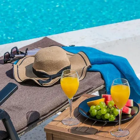 Rougemarin Heritage House With Private Pool Villa *