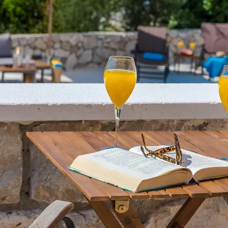 Rougemarin Heritage House With Private Pool Villa *