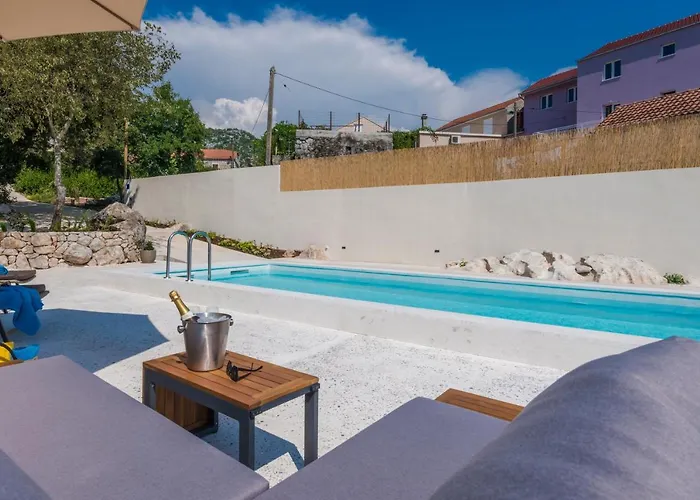 Rougemarin Heritage House With Private Pool *