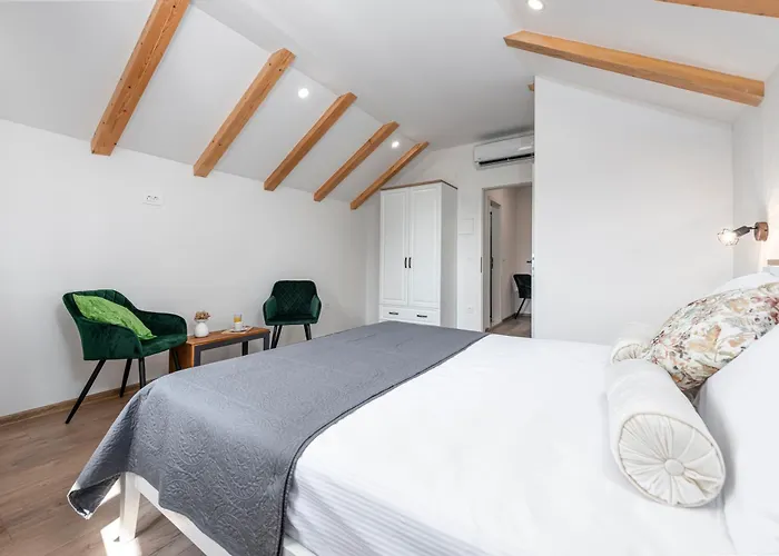 Rougemarin Heritage House With Private Pool Villa *